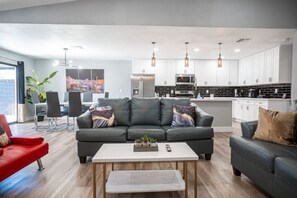TV, fireplace, stereo