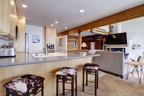 Interior - Vp211 Village Point 2 Bedroom Condo by RedAwning (Copper Mountain)