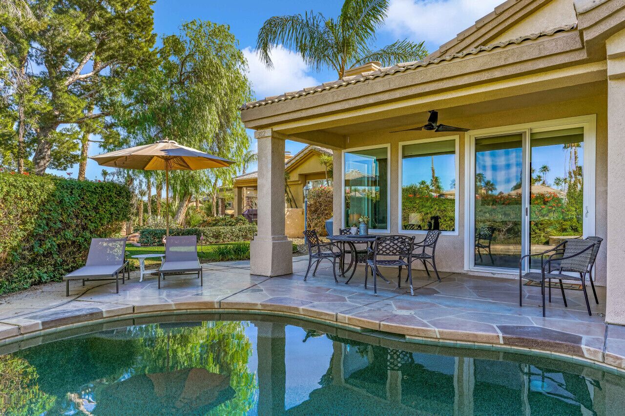 Marilyn's Oasis: Golf Course View & Heated Pool