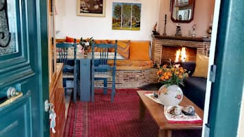 Apartment, 1 Schlafzimmer, Terrasse, Meerblick | Wohnzimmer