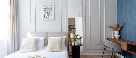 Deluxe Apartment | 1 bedroom, individually decorated, individually furnished, desk