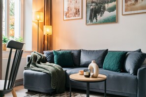 Deluxe Apartment | Ruang tamu | TV Pintar 