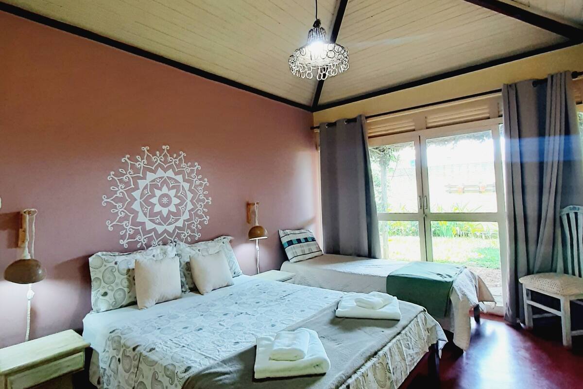 Comfort Triple Room | Premium bedding, soundproofing, free WiFi, individually decorated
