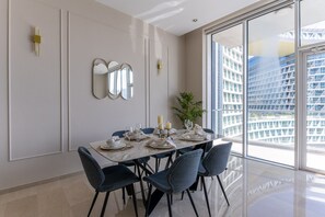 Dining - Sea View 3BR on Palm Jumeirah with Private Beach & Lazy River Access (Dubai)