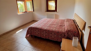 2 bedrooms, iron/ironing board, WiFi (free), bed sheets - Apartment set between Portonovo and Mount Conero (Portonovo)