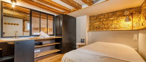 1 bedroom, WiFi, bed sheets