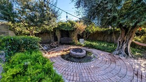 Property grounds - Comfort and tranquility near Old Town Scottsdale. (Scottsdale)