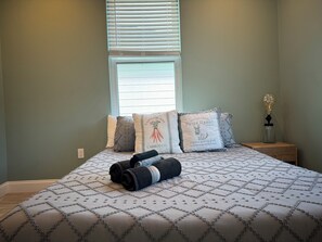 2 عدّة غرف نوم ومكتب ومكواة/لوح كي وواي فاي مجانًا