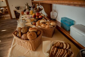 Desayuno buffet (EUR 10 por persona)