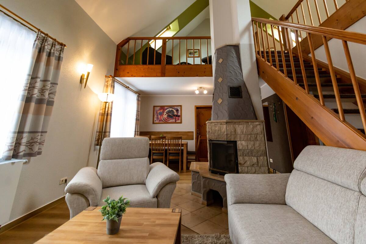 Classic House | Living area | Flat-screen TV