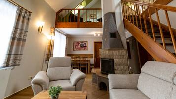 Classic House | Ruang tamu | TV skrin rata