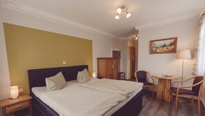 WiFi (free), bed sheets - Hotel Spießberghaus (Friedrichroda)