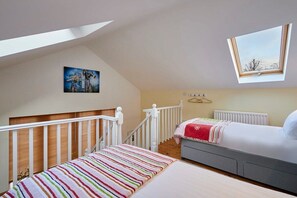 1 quarto, escrivaninha, ferros/tábuas de passar roupa, Wi-Fi de cortesia