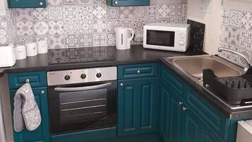 Frigorífic, microones, forn i placa de cuina