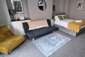 Schreibtisch, Bügeleisen/Bügelbrett, WLAN, Bettwäsche