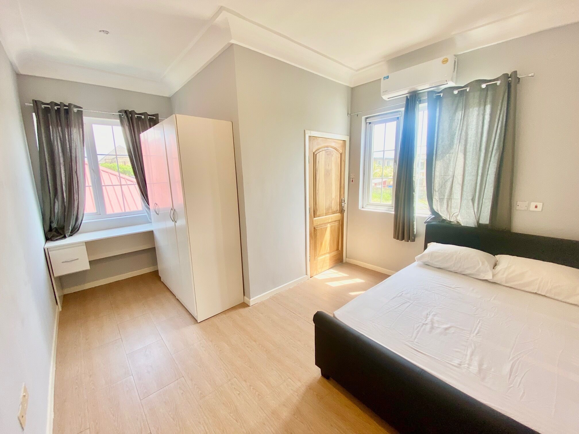 2 Schlafzimmer, Schreibtisch, Bügeleisen/Bügelbrett, kostenloses WLAN