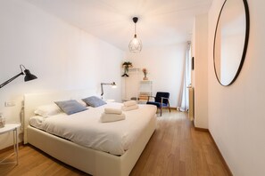 1 bedroom, premium bedding, down duvets, individually furnished - La mì casa by Mmega (Florence)