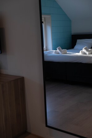 4 bedrooms, WiFi, bed sheets