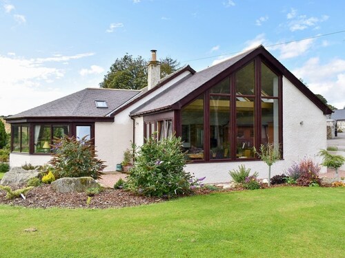 2 Bedroom bungalow Aberdeen within the beautiful countryside.