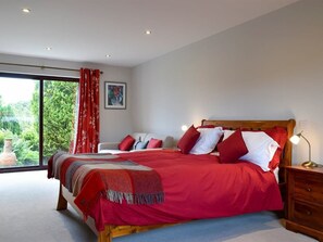 2 chambres, fer et planche Ă repasser, Wi-Fi, draps fournis