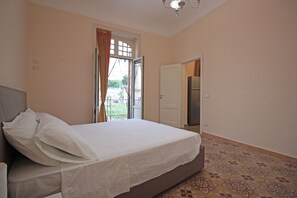 1 quarto, Wi-Fi de cortesia, roupa de cama