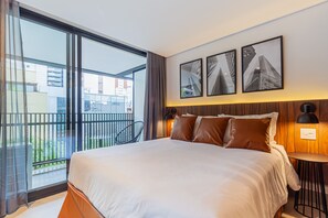 Deluxe Studio | Desk, laptop workspace, free WiFi - Tabas by Blueground Pivô Match Vila Nova (São Paulo)