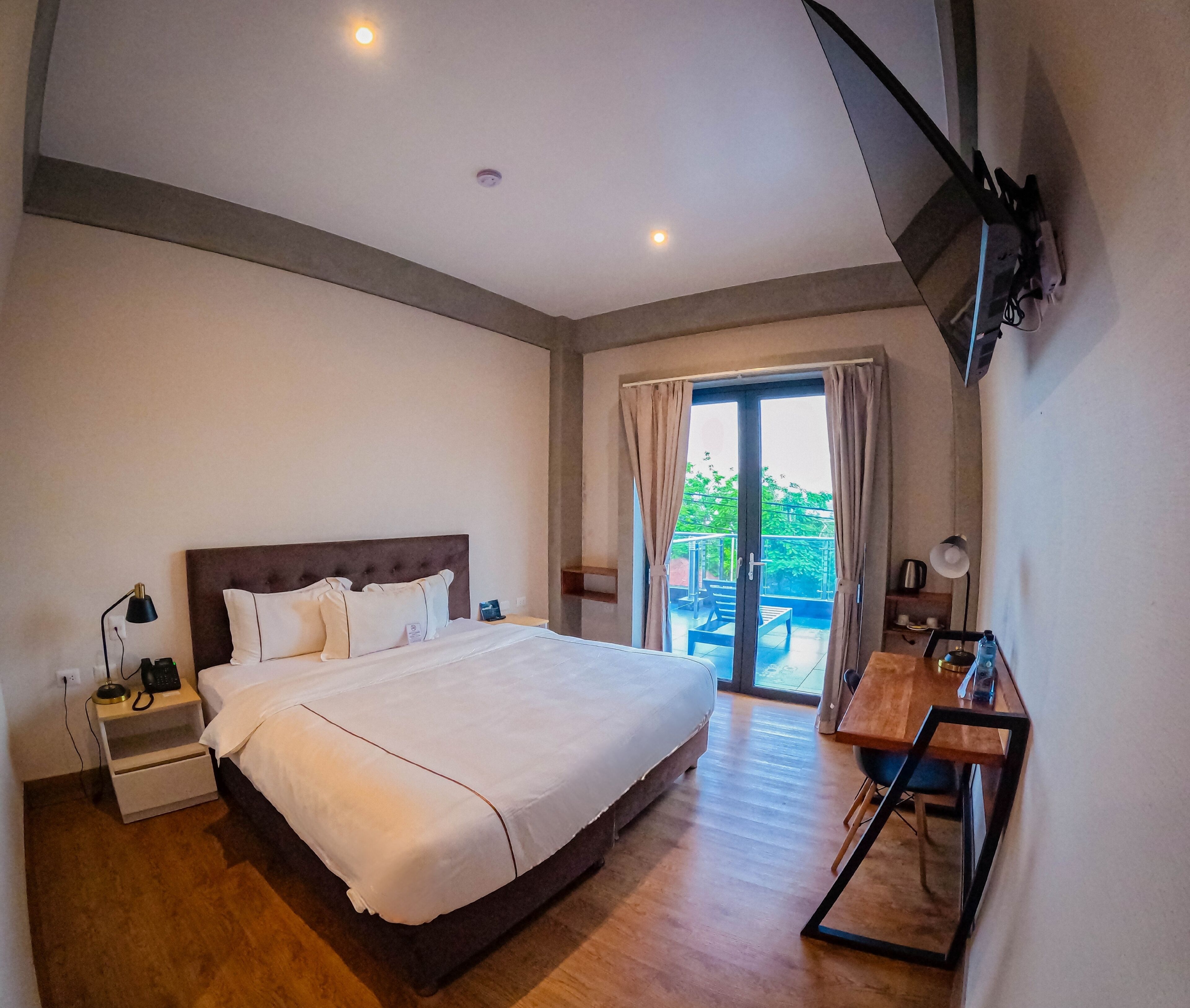 Junior Suite con vista al río y terraza (1 cama king) | Safe på rommet, lydisolert og sengetøy