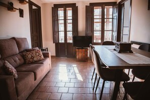 Interior - Cuelebre. Rural Apartment. 900 m from Poo beach (Llanes)