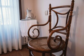 Interior - Cuelebre. Rural Apartment. 900 m from Poo beach (Llanes)