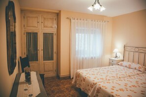 3 sovrum, strykjärn/strykbräda och sängkläder