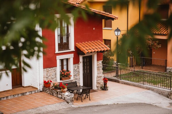 Terrace/patio - Apartamento Trasgu en Poo de Llanes, a 900m de la Playa, a 2 km de Llanes (Llanes)
