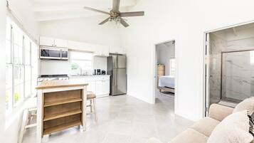 Coffee/tea maker, fridge, microwave, oven