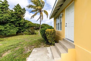 Exterior - Twin Apartments Near Beach & Island Charm (Bottle Creek)