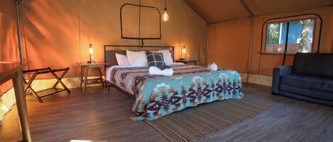 6 bedrooms, free WiFi, bed sheets