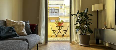 Smart-TV, Bücher, Computerbildschirme