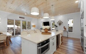 Fridge, microwave, oven, stovetop - Refined Seagrove Home + Private Pool & Bikes (Santa Rosa Beach)
