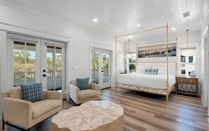 5 bedrooms, iron/ironing board, WiFi, bed sheets