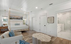 5 habitaciones, tabla de planchar con plancha, wifi y ropa de cama 