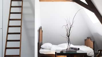 7 bedrooms, free WiFi, bed sheets