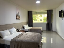 Deluxe Twin Room, 2 Double Beds | Hypo-allergenic bedding, individually decorated, individually furnished