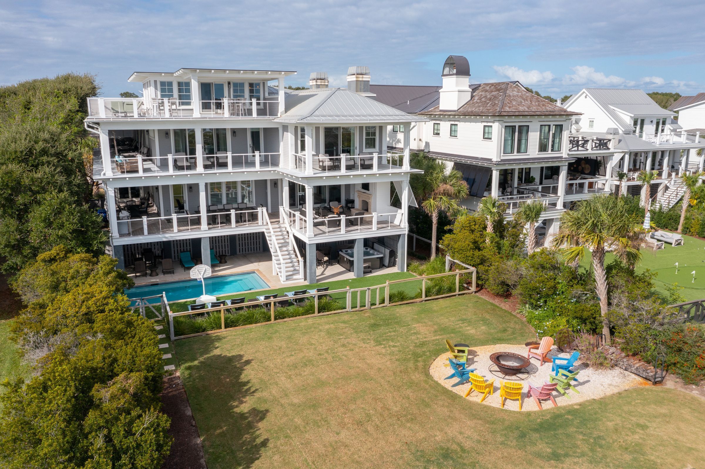2400 Palm Blvd - Endless Summer - Luxury Awaits! Private Pool & Hot Tub