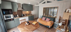 Interior - pretty wooden shed with terrace (Lanton)