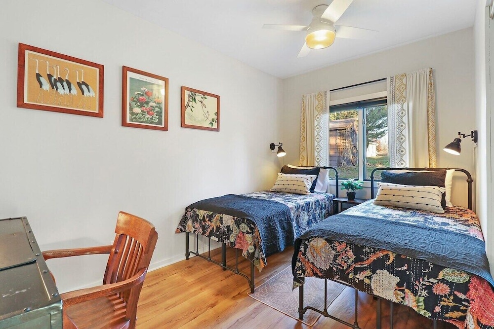 Woodhaven on Pleasant Lake Walworth County Vrbo