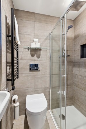 Classic Studio | Bathroom | Towels - Golden Square Soho  (London)
