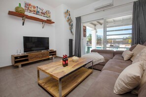 TV, stereo