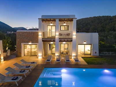 Villa in Ibiza Town Sleeps 12