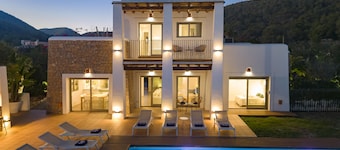 Villa in Ibiza Town Sleeps 12