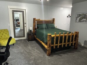 1 chambre, bureau, fer et planche à repasser, accès au Wi-Fi (inclus)