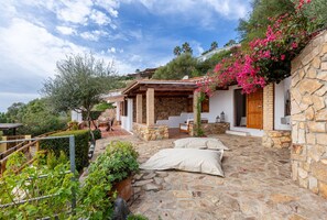 Terrace/patio - DOMUS SUN: Sea and Sardinian Relaxation! (VILLASIMIUS CAMPULONGU)