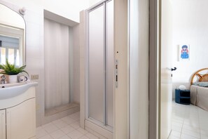 Bathroom - DOMUS SUN: Sea and Sardinian Relaxation! (VILLASIMIUS CAMPULONGU)